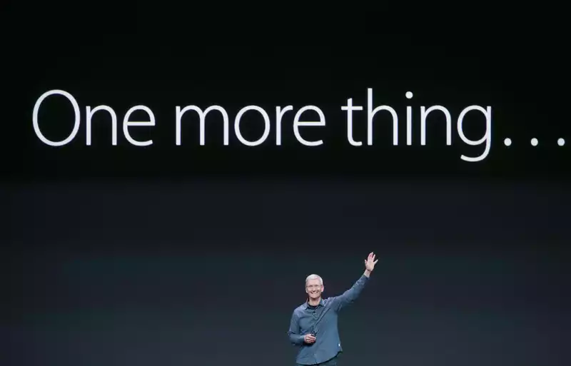 Apple CEO Tim Cook Can Step Down After Launch of Apple Glasses