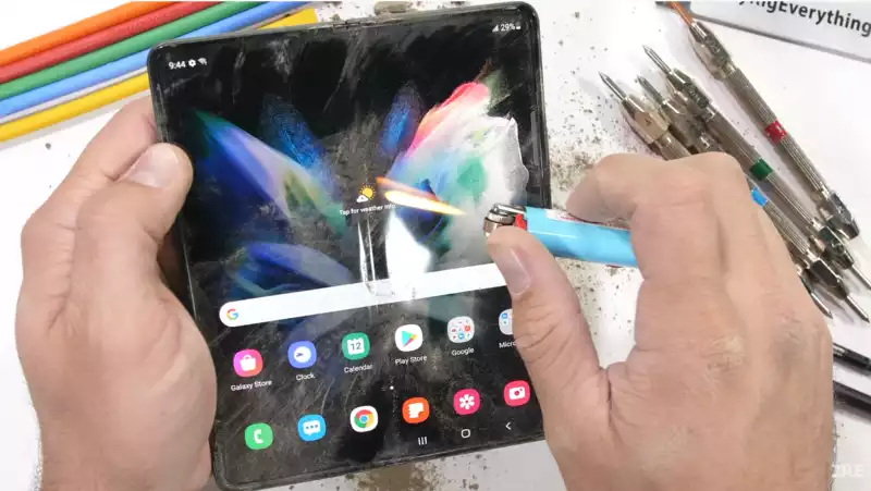 Here is evidence that Samsung Galaxy Z-Fold 3 can take a beating