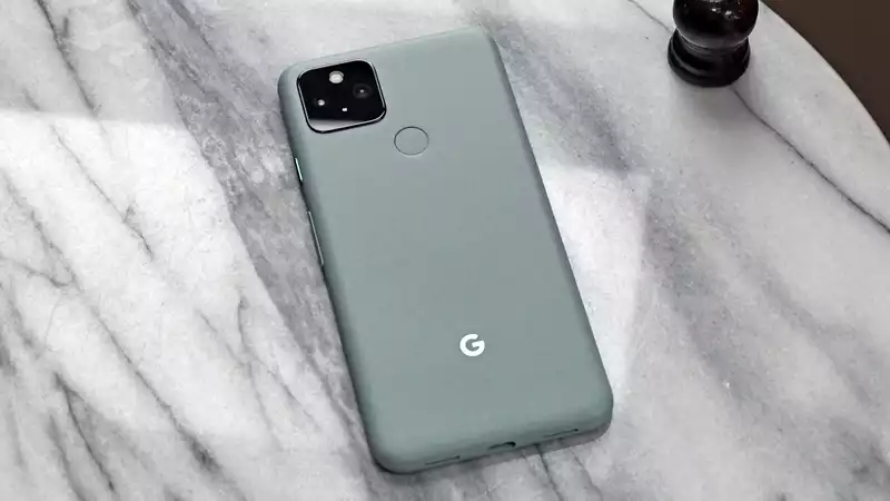 Google Announces Head—up of Pixel Phones - We Can't Trust To Walk Anymore