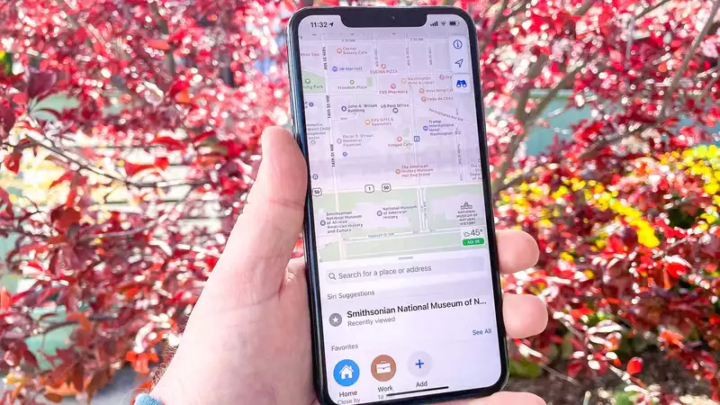 With the iOS145 map app, you may know how crowded places are