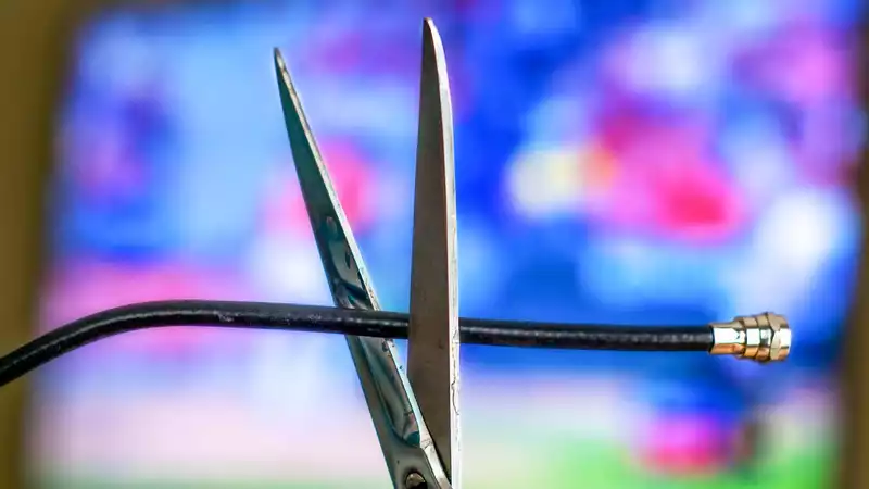 Stream TV and Kill Cable - 7 Essential Cord Cutting Tips