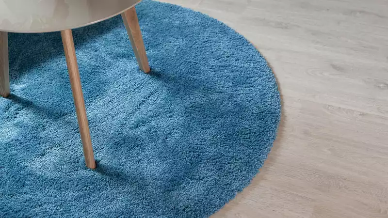 I tried this ice Cube hack to remove carpet dents in 3 steps - and it actually works