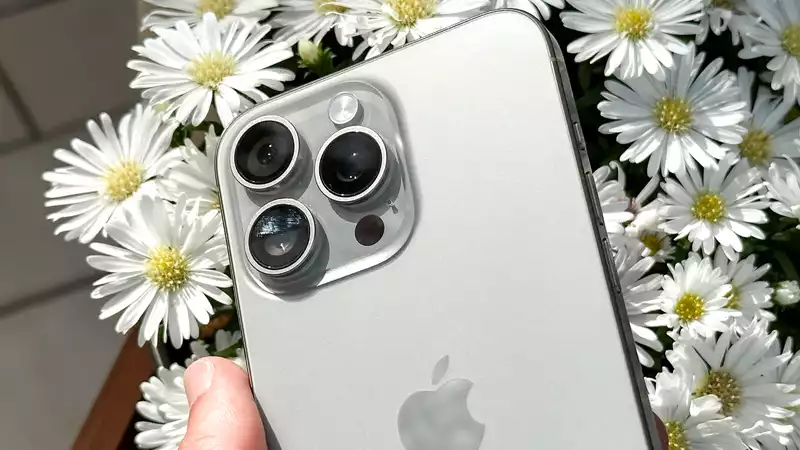 iPhone 16 Pro suggests a major upgrade to the telephoto camera