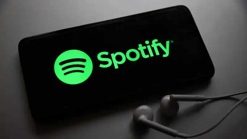 Spotify is Paying for Lyrics - What You Need to Know