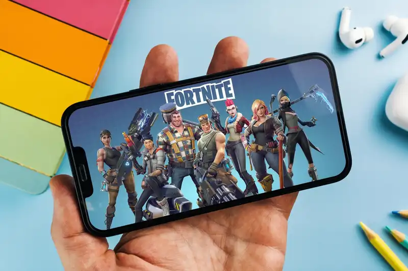 Fortnite returns to the iPhone