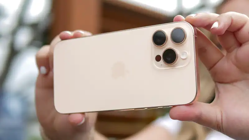 iPhone 16 Pro Max camera app crashes - what you need to know