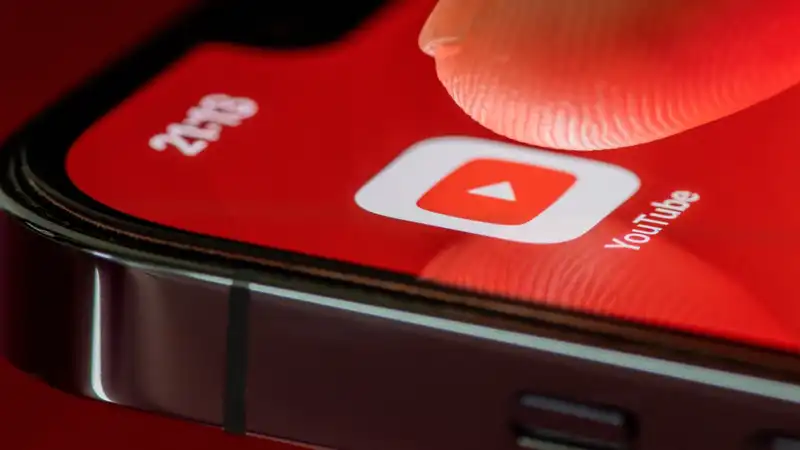 YouTube Pause Ads Now Rolling Out to All Devices After “Strong Response from Viewers”